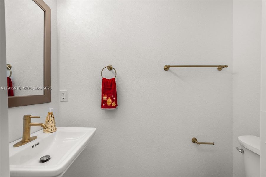 Close-up of interior finishes inside a home in , Sebring (Image 17).