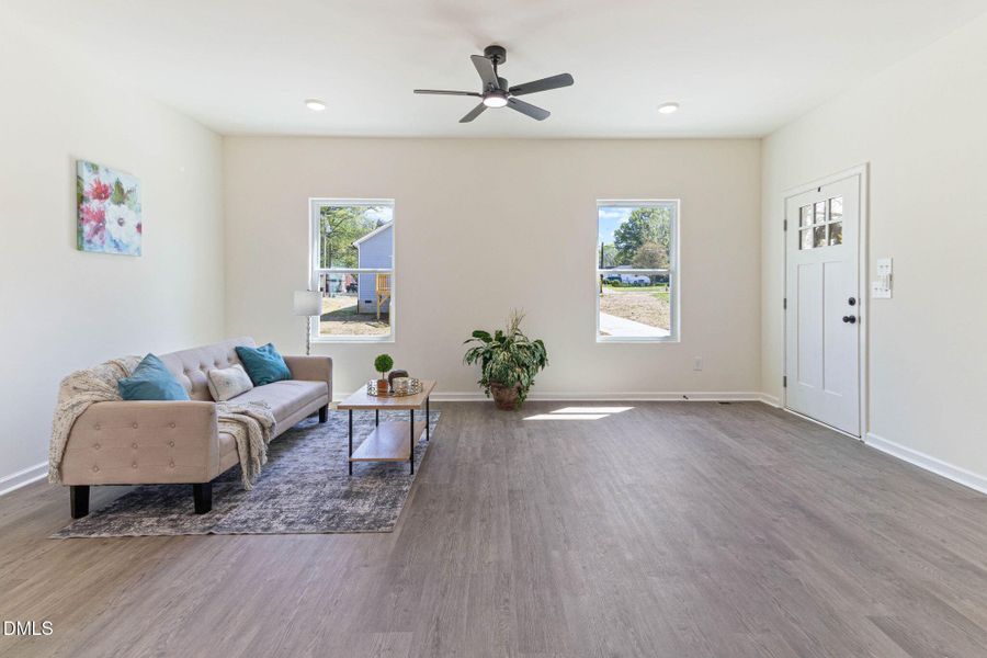 28-web-or-mls-IMG_3223RE