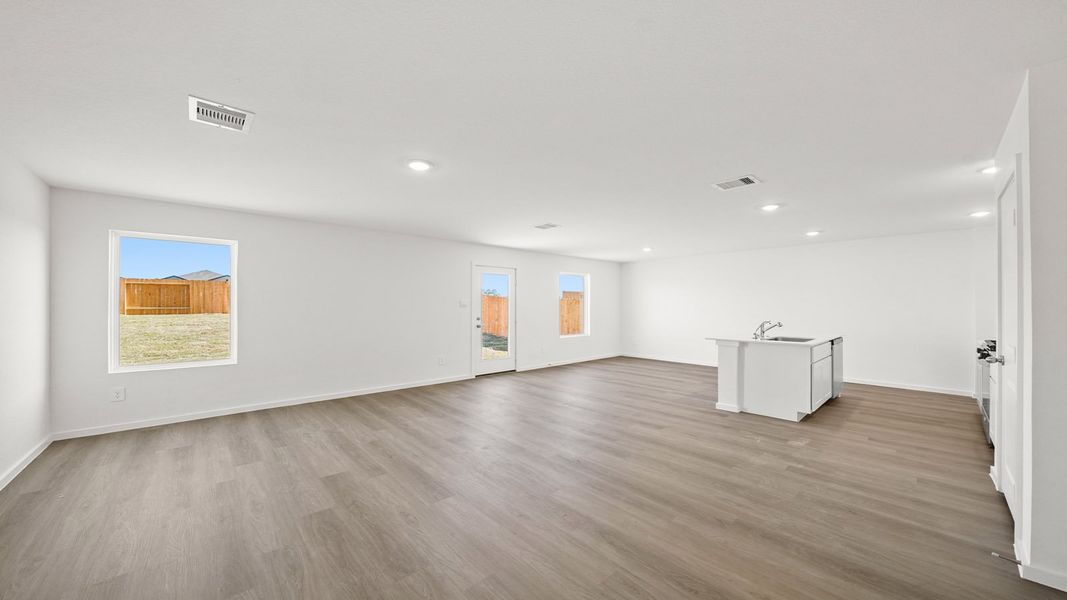 Representative unfurnished interior of a home built from the Callahan by D.R. Horton in Lexington Heights, Willis (Image 13).