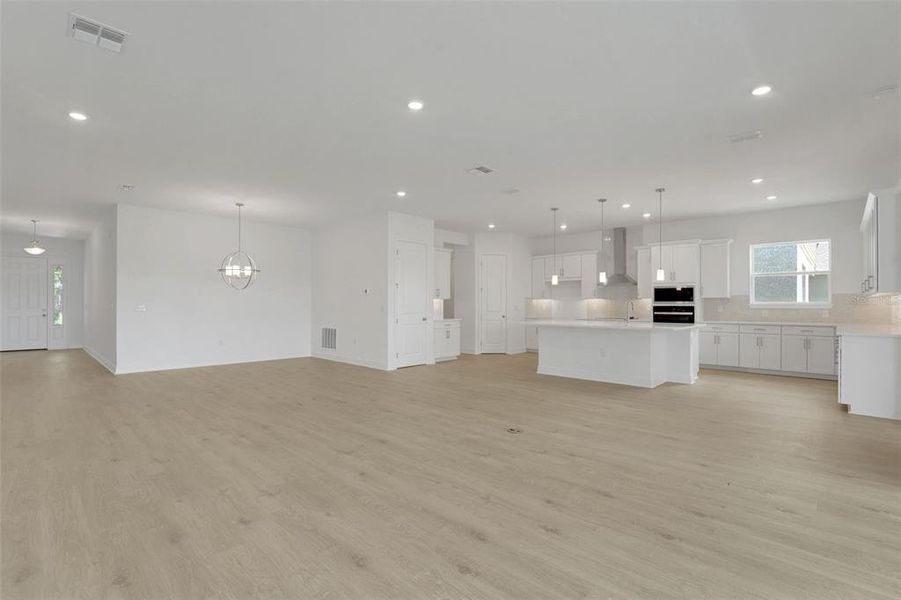 Spacious, unfurnished interior of a new home in Avalon Woods, Winter Garden (Image 20). Spacious, unfurnished interior of a new home in Avalon Woods, Winter Garden (Image 20).