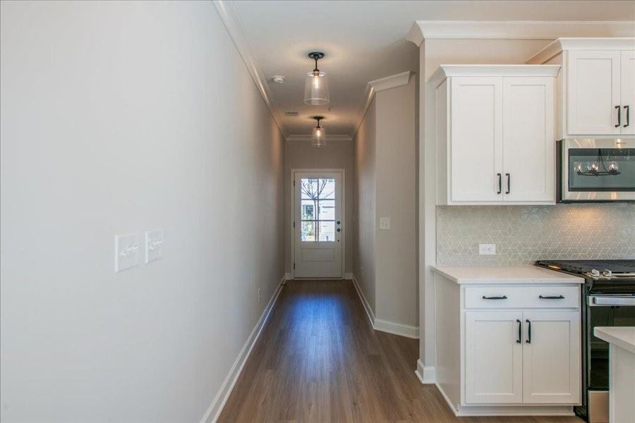 Spacious, unfurnished interior of a new home in Bluffs at Bells Ferry, Marietta (Image 22).
