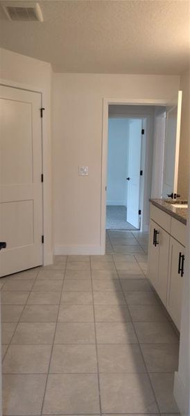 Spacious, unfurnished interior of a new home in Sunset Landing, Spring Hill (Image 11).