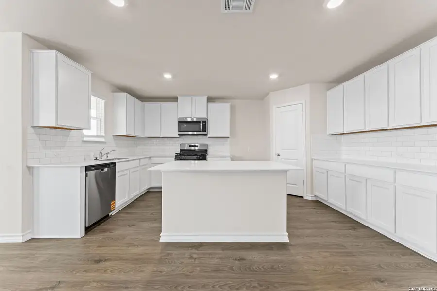 Furnished interior view inside a new home in Steele Creek, Cibolo (Image 8).