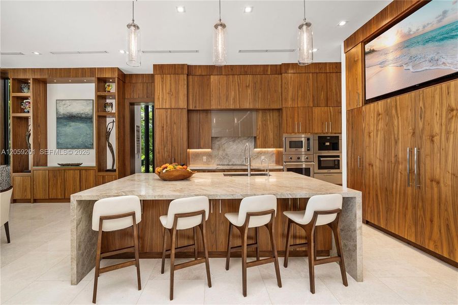 Community amenities in , Coral Gables (Image 39).