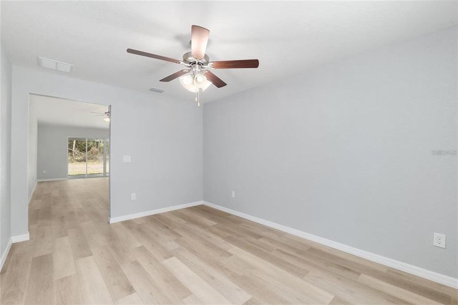 Spacious, unfurnished interior of a new home in , Dunnellon (Image 13).