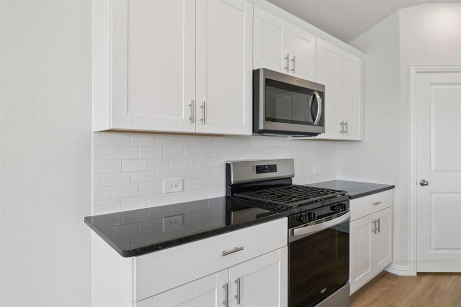 Furnished interior view inside a new home in River Ridge, Crandall (Image 11).
