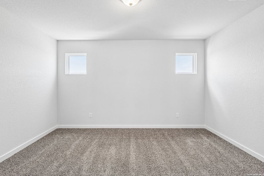 Spacious, unfurnished interior of a new home in Highland Ridge, New Braunfels (Image 9).