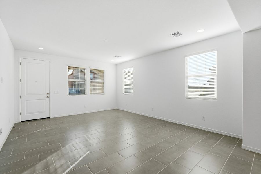 Spacious, unfurnished interior of a new home in Parkside, Avondale (Image 19).