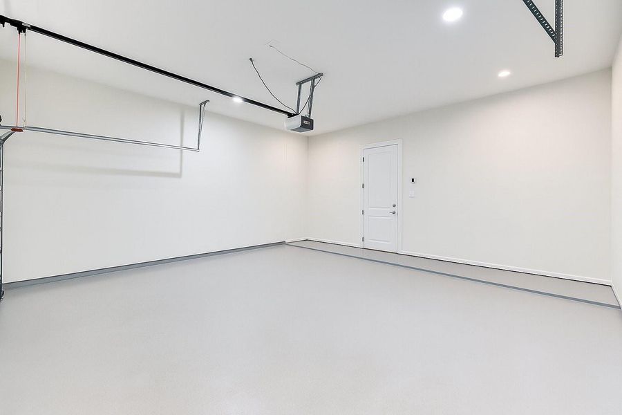 Spacious, unfurnished interior of a new home in , Houston (Image 22).