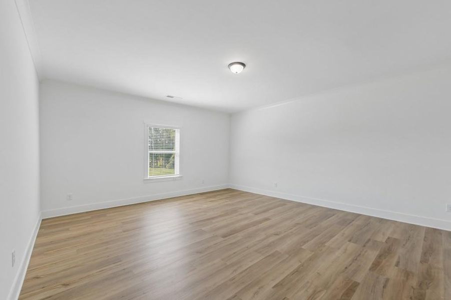 Spacious, unfurnished interior of a new home in Magnolia Ridge, Monroe (Image 17).