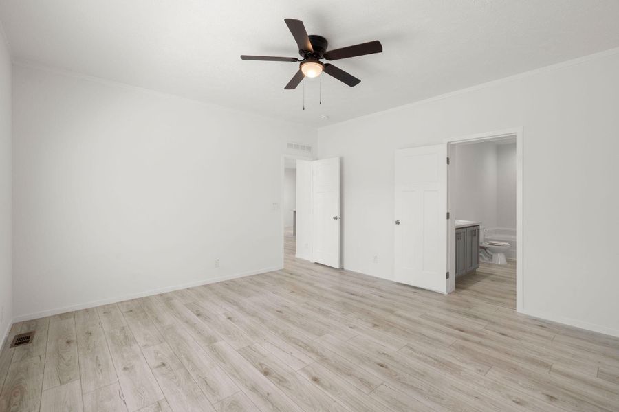 Spacious, unfurnished interior of a new home in , Cottageville (Image 12).