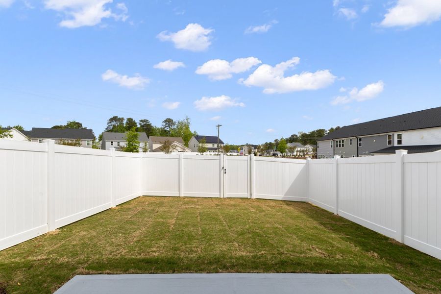 Representative exterior details of a home built from the The Juniper by RobuckHomes in Kennebec Crossing, Angier (Image 56).