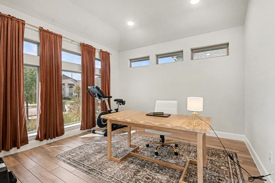 Furnished interior view inside a new home in Riceland 50', Mont Belvieu (Image 27). Furnished interior view inside a new home in Riceland 50', Mont Belvieu (Image 27).