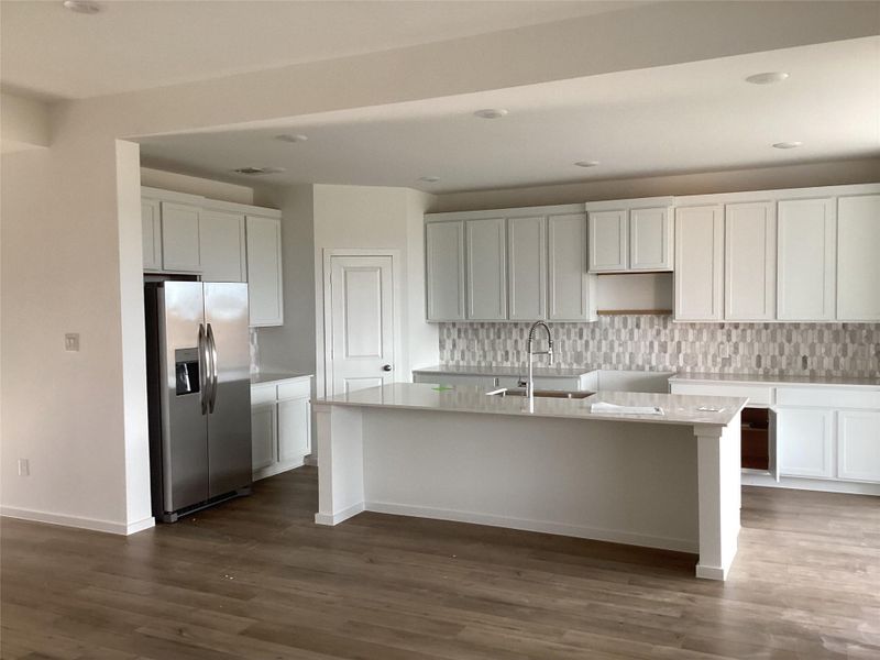 Furnished interior view inside a new home in Canterra Creek: Fairway Collection, Rosharon (Image 5).
