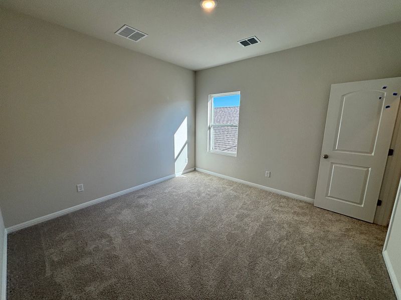 Spacious, unfurnished interior of a new home in Cannon Ranch 40s, Dripping Springs (Image 31).