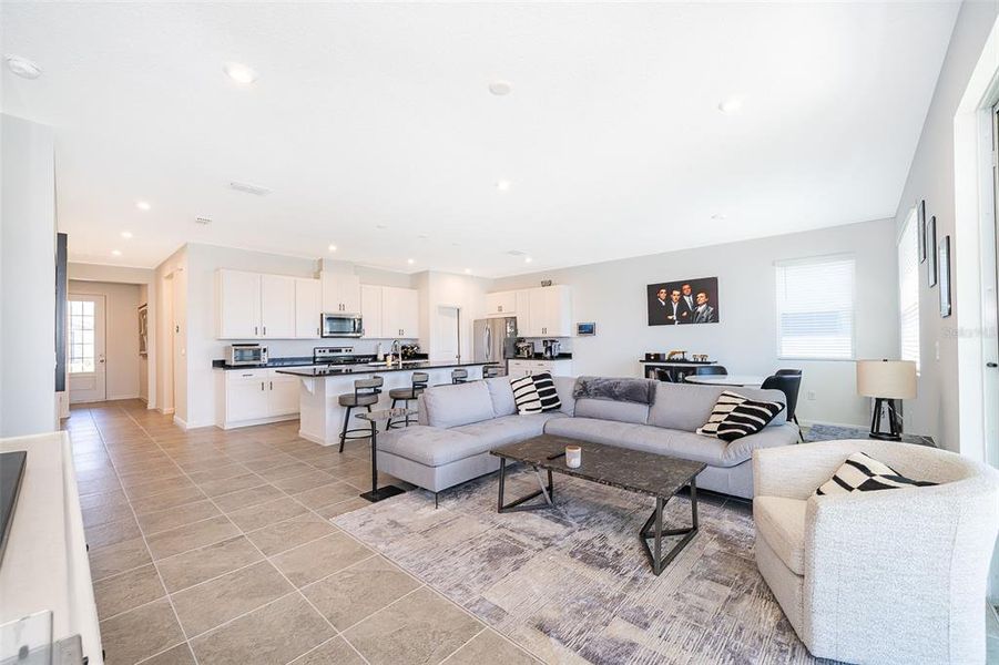 Furnished interior view inside a new home in , Kissimmee (Image 20).