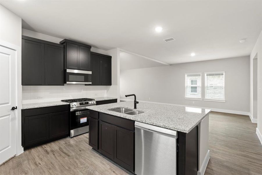 09. 709 Wilderness - Kitchen (3) 09. 709 Wilderness - Kitchen (3)