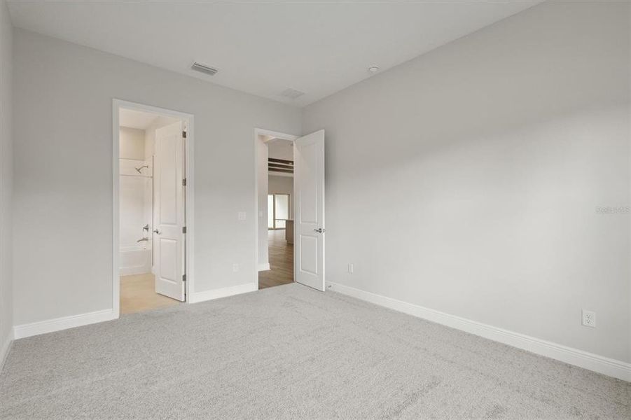 Spacious, unfurnished interior of a new home in Crestwood Estates, Valrico (Image 27). Spacious, unfurnished interior of a new home in Crestwood Estates, Valrico (Image 27).