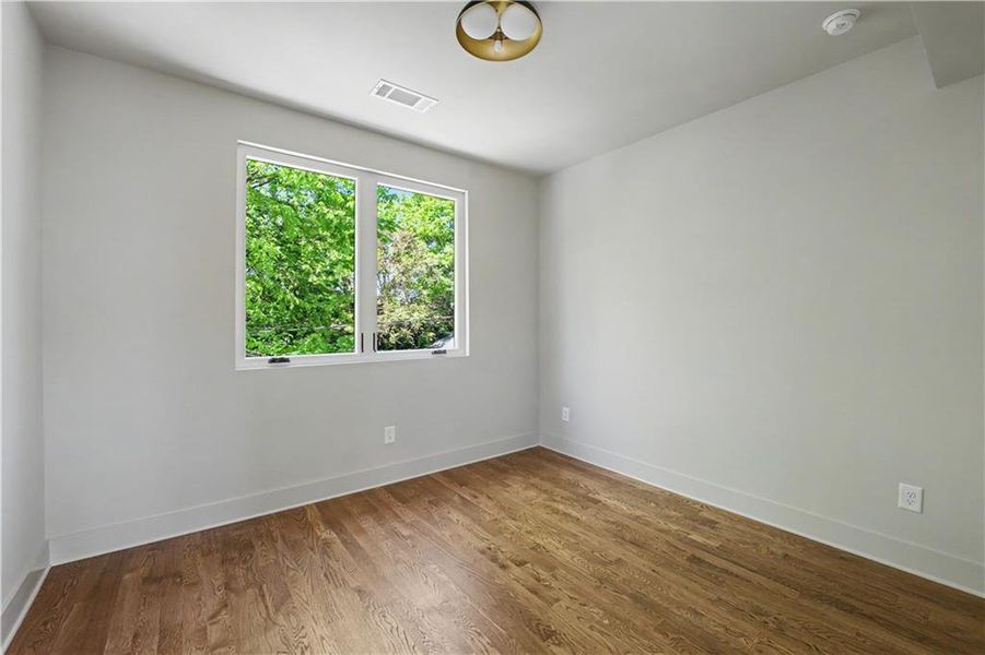 Spacious, unfurnished interior of a new home in , Atlanta (Image 24).