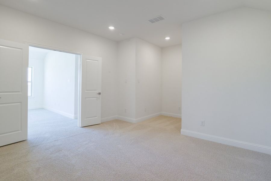 Spacious, unfurnished interior of a new home in Treeline, Justin (Image 21). Spacious, unfurnished interior of a new home in Treeline, Justin (Image 21).