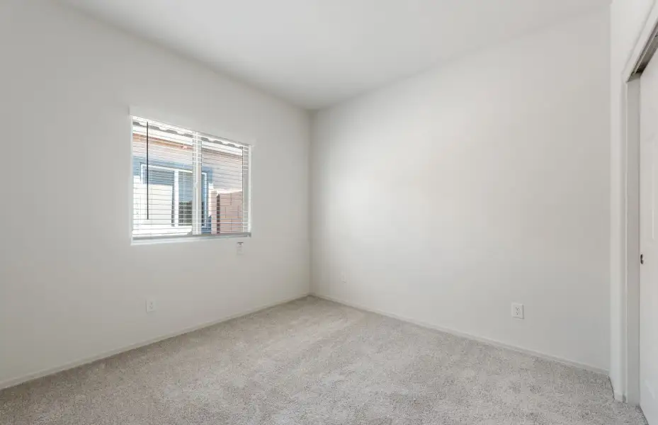 Spacious, unfurnished interior of a new home in El Rancho Santa Rosa, Maricopa (Image 16).