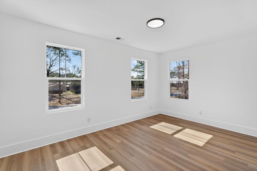 Spacious, unfurnished interior of a new home in , Summerville (Image 28).