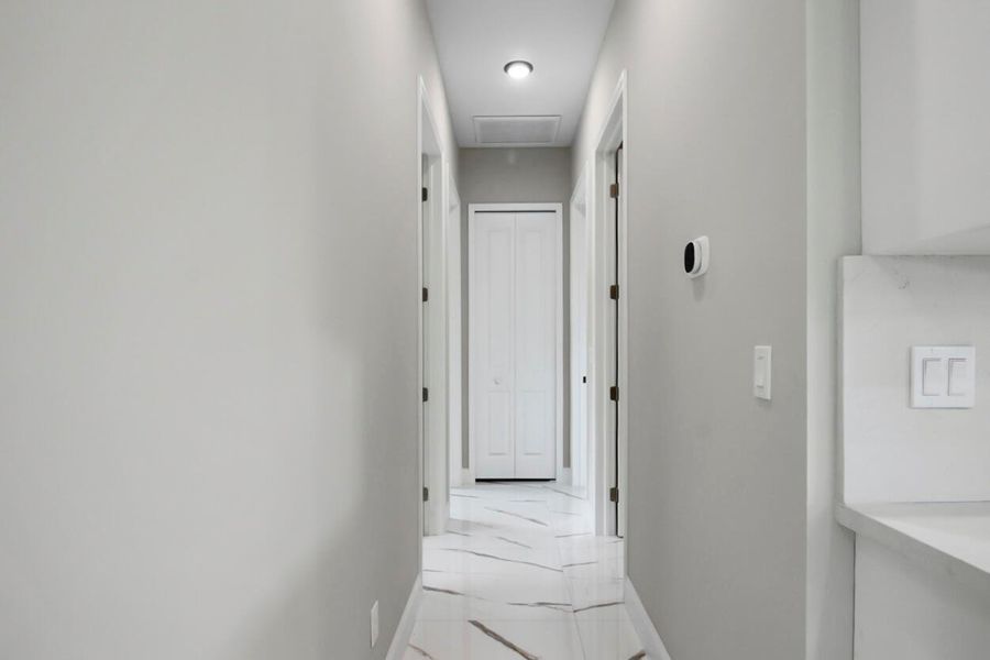 Spacious, unfurnished interior of a new home in , Port St. Lucie (Image 14).