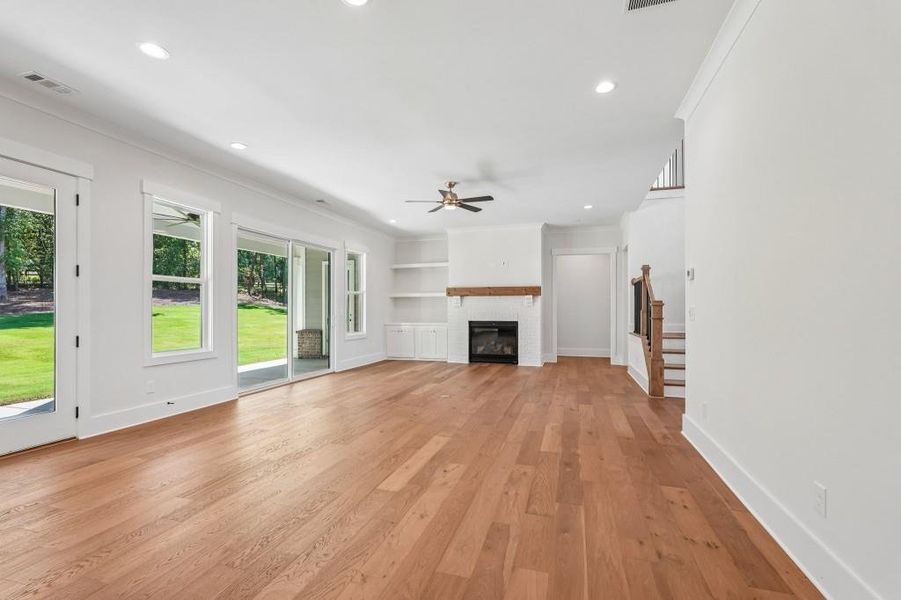Spacious, unfurnished interior of a new home in Arden on Lanier, Cumming (Image 38).