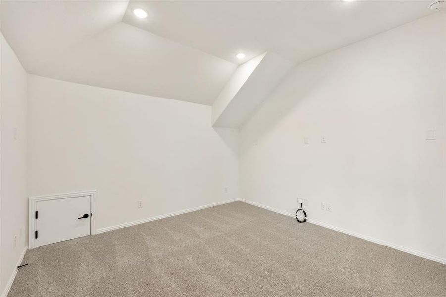 Spacious, unfurnished interior of a new home in Creekview Meadows, Pilot Point (Image 33). Spacious, unfurnished interior of a new home in Creekview Meadows, Pilot Point (Image 33).