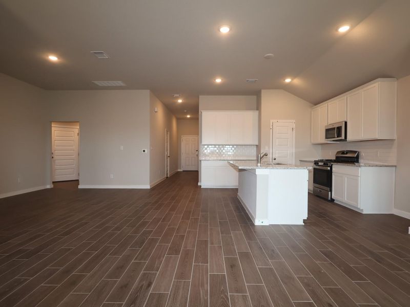 Image 20 of a home in Willow Springs.
