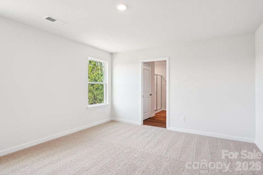 Spacious, unfurnished interior of a new home in Woodhaven at Chester, Chester (Image 24).