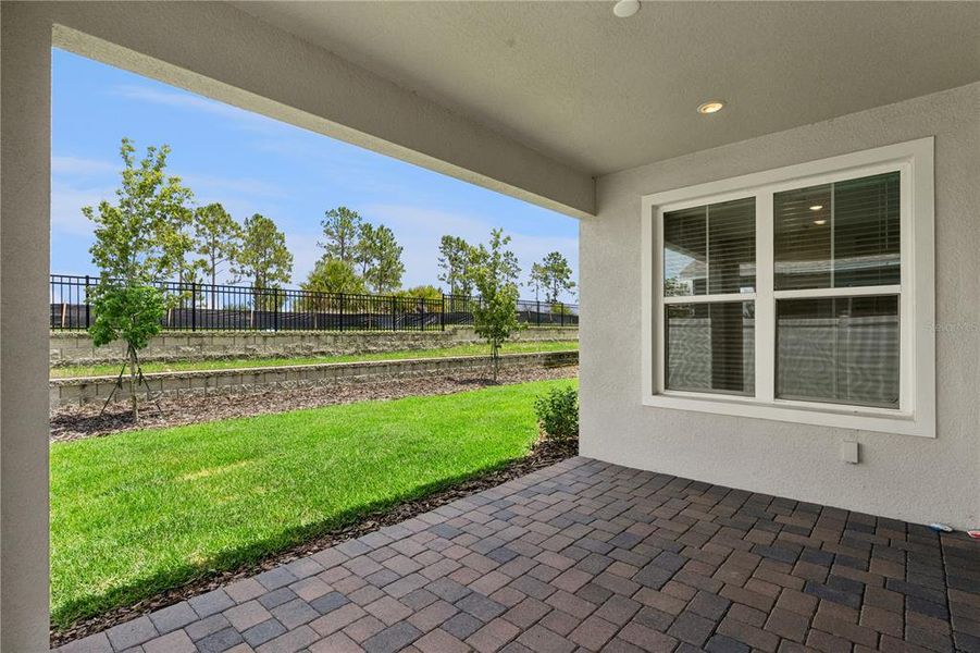 Exterior details and patio area of a home in Horizon Isle, Winter Garden (Image 3). Exterior details and patio area of a home in Horizon Isle, Winter Garden (Image 3).