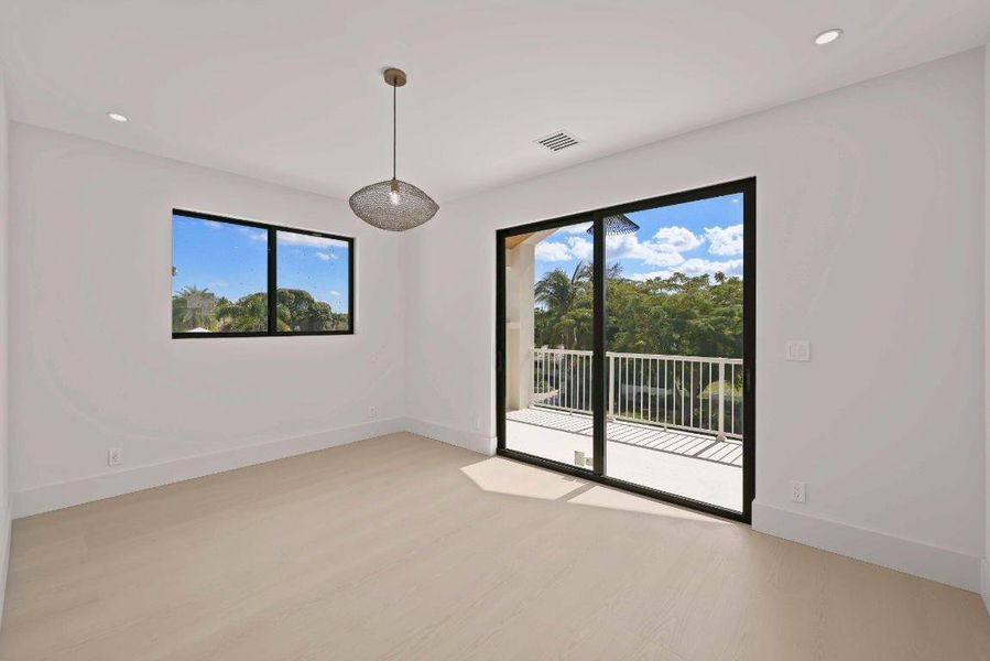 1701 North Swinton Ave - 47.jpg-SMALL