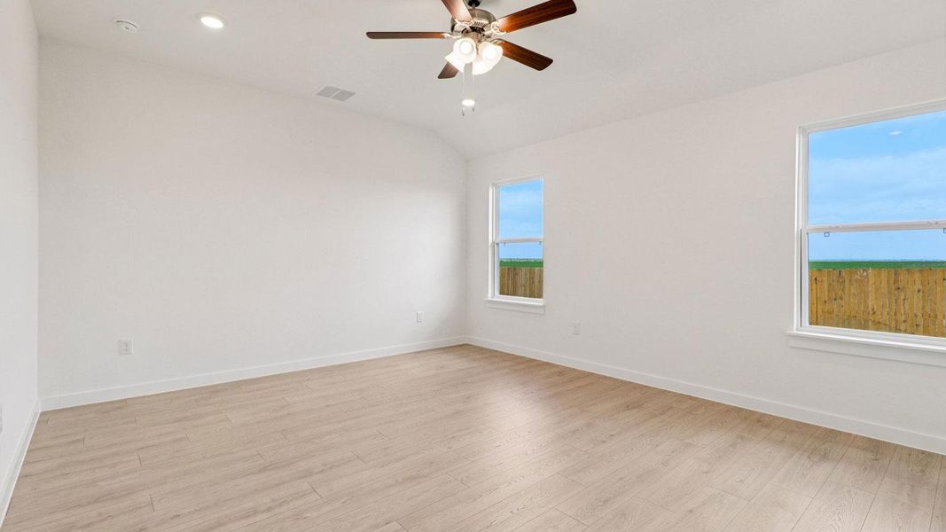 Spacious, unfurnished interior of a new home in Monarch Ranch, Manor (Image 26).