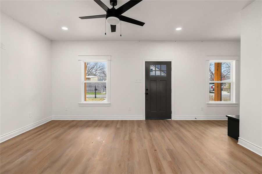 Spacious, unfurnished interior of a new home in , Valley Mills (Image 27).