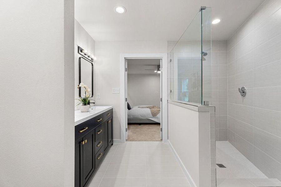 Furnished interior view inside a new home in , Dallas (Image 10).