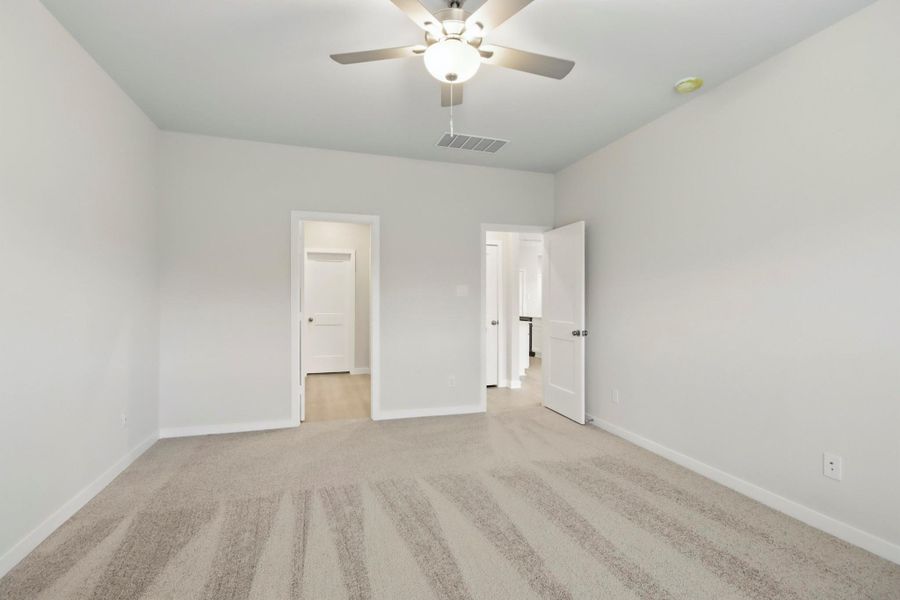 Spacious, unfurnished interior of a new home in Caney Mills, Conroe (Image 15). Spacious, unfurnished interior of a new home in Caney Mills, Conroe (Image 15).