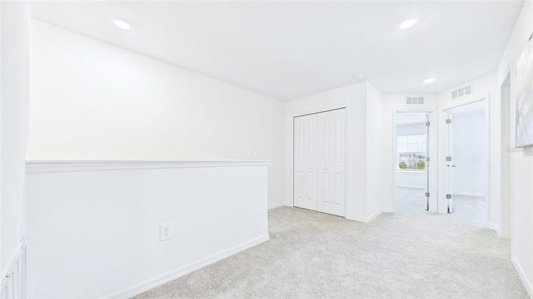 Spacious, unfurnished interior of a new home in , Ruskin (Image 24).