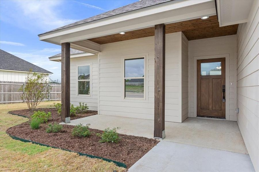 Exterior details and patio area of a home in , Riesel (Image 24).