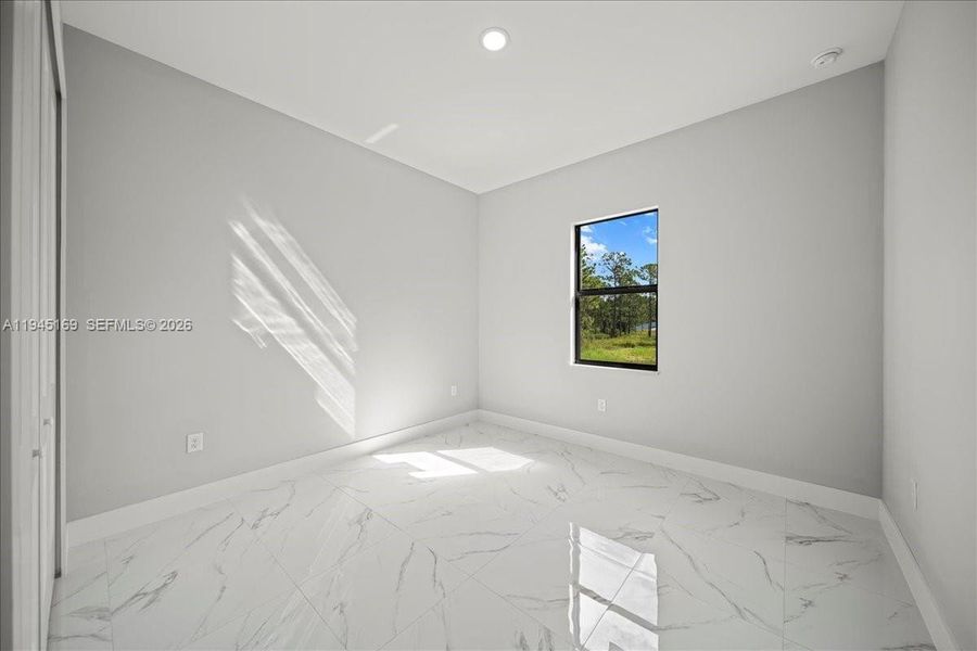 Spacious, unfurnished interior of a new home in , Lehigh Acres (Image 28).