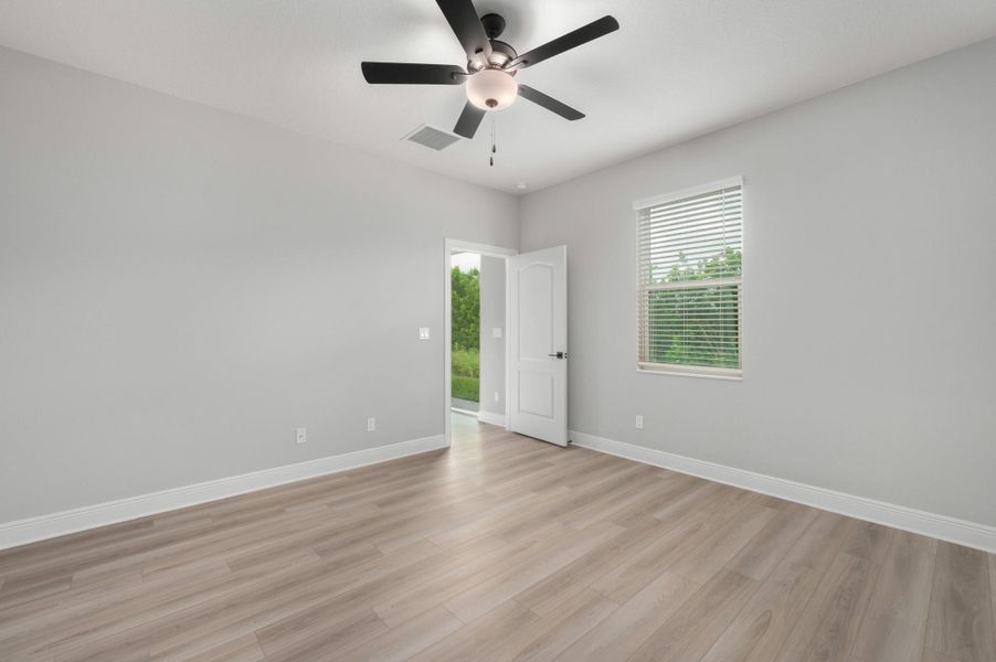 Spacious, unfurnished interior of a new home in Celebration Pointe, Fort Pierce (Image 16).