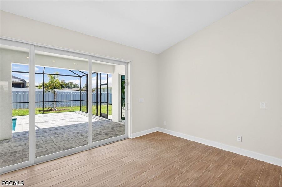 Spacious, unfurnished interior of a new home in Cape Coral, Cape Coral (Image 13).