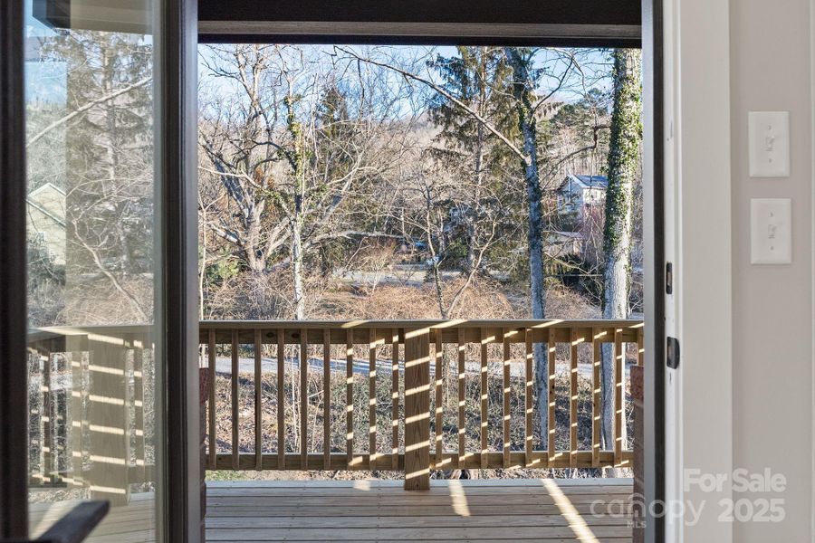 Image 29 of a home in .