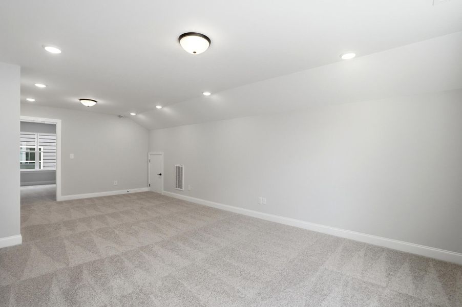 Spacious, unfurnished interior of a new home in Ashton Park, Monroe (Image 18).