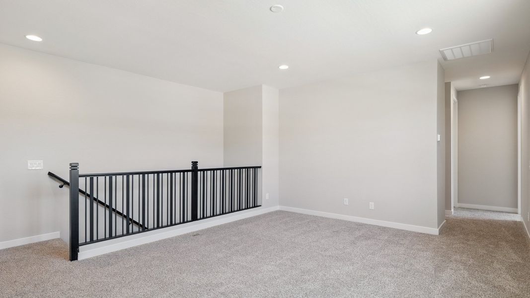 Spacious, unfurnished interior of a new home in Upper Canyon, Phoenix (Image 28).