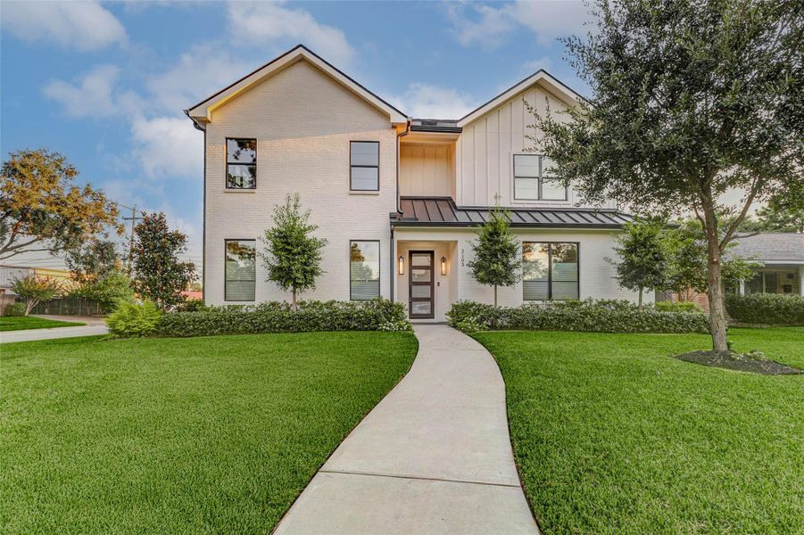 Front exterior of a new home in , Houston, TX, highlighting curb appeal (Image 26). Front exterior of a new home in , Houston, TX, highlighting curb appeal (Image 26).