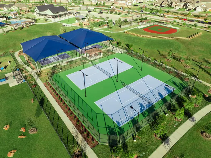 Community amenities in Cypress Green, Hockley (Image 32).