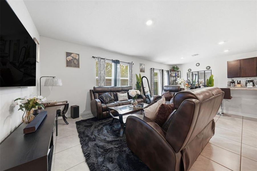 Furnished interior view inside a new home in Lake Diamond, Ocala (Image 10).