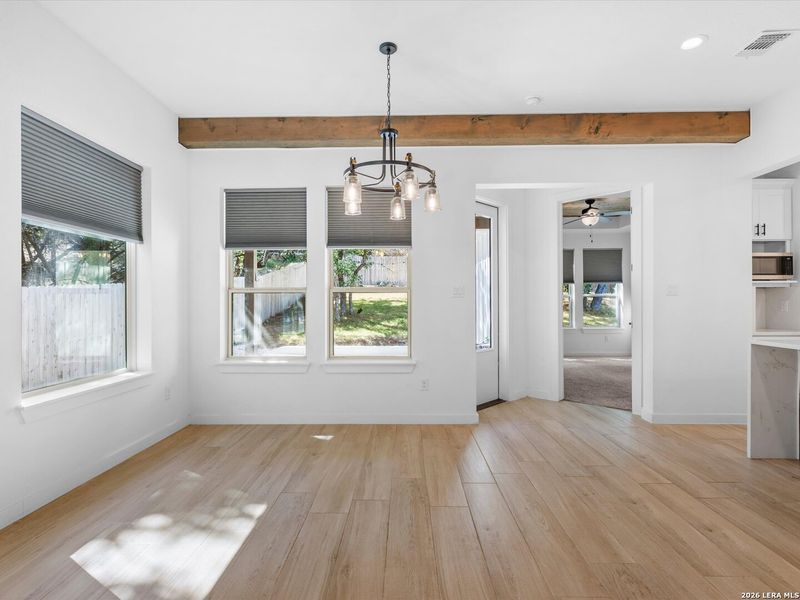 Spacious, unfurnished interior of a new home in , Canyon Lake (Image 12).