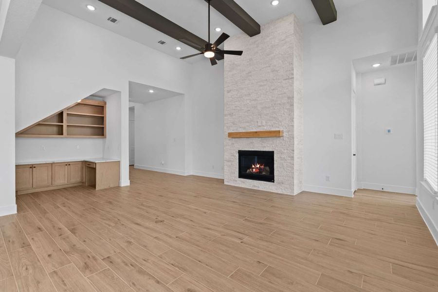 Spacious, unfurnished interior of a new home in Fulshear Lakes, Fulshear (Image 59). Spacious, unfurnished interior of a new home in Fulshear Lakes, Fulshear (Image 59).